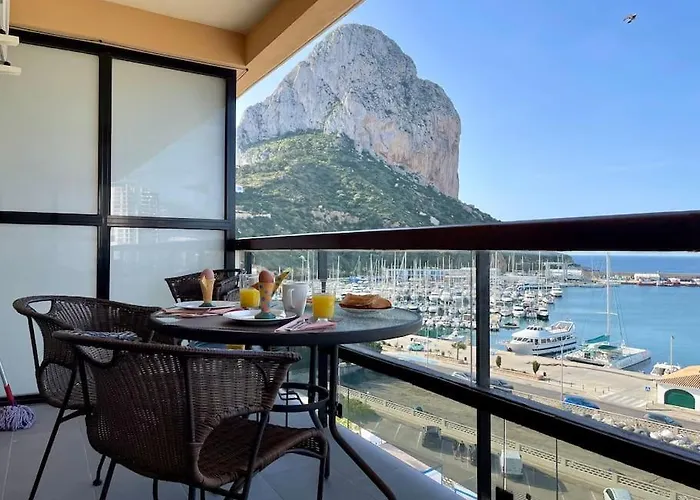 Sicht Auf Ifach, Hafen Und Lejlighed Calpe